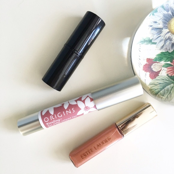 🚫sold🚫🆕 All about lips bundle - Picture 2 of 3