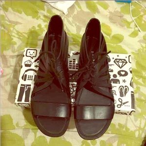 Bamboo lace-up gladiator sandals