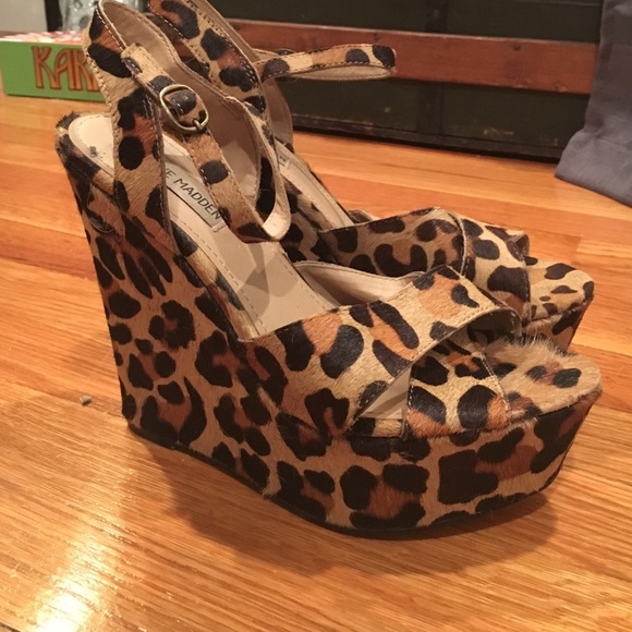 Steve Madden Leopard wedges!💕