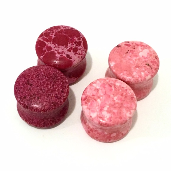 2 Sets of 9/16" Handmade Stone Gauges - Picture 3 of 4