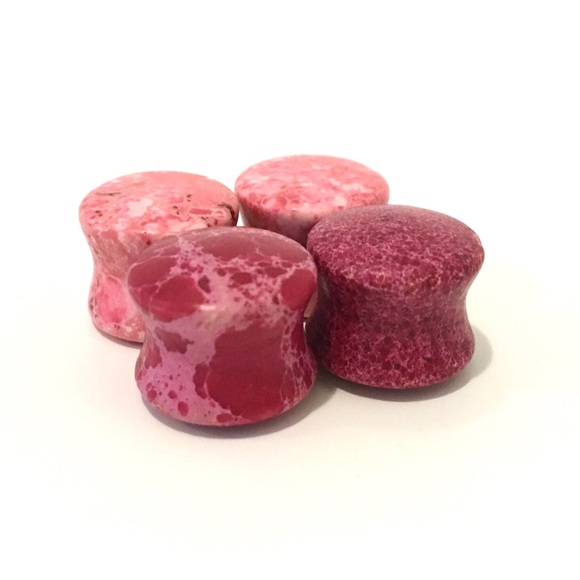 2 Sets of 9/16" Handmade Stone Gauges - Picture 4 of 4