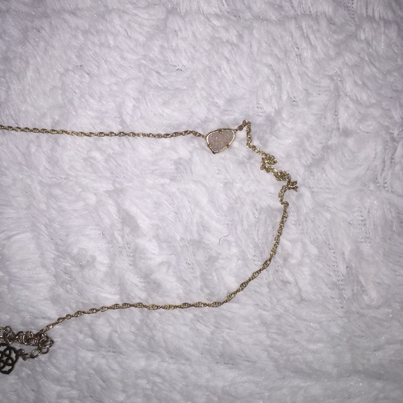 Kendra Scott necklace