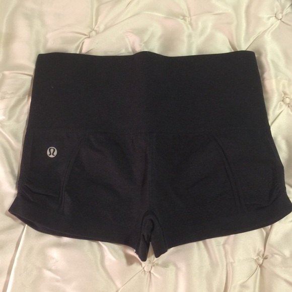 lululemon athletica Pants - LULULEMON booty shorts