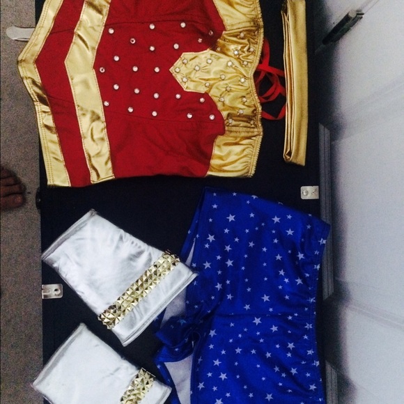 Wonder Woman Costume! - Picture 2 of 4
