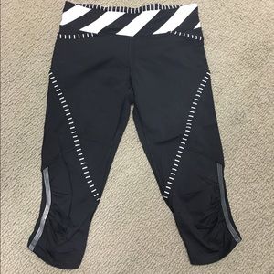 Black and white cropped lululemon pants