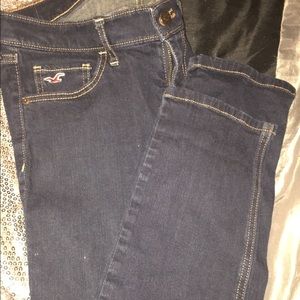 Brand new Hollister dark wash skinny jeans!