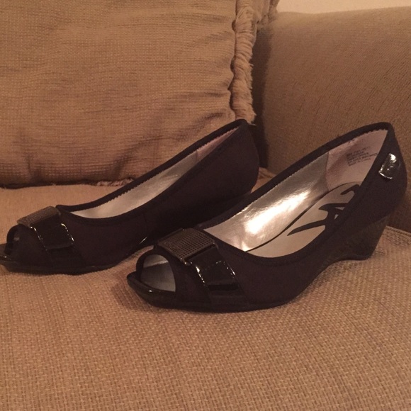 Low black heels