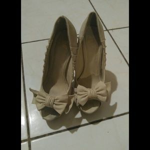 Shiekh shoe's front bow heel