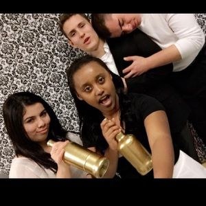 Meet your Posher, Alexia