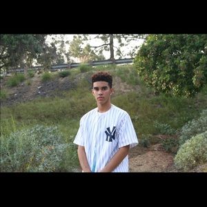 Meet your Posher, Charles