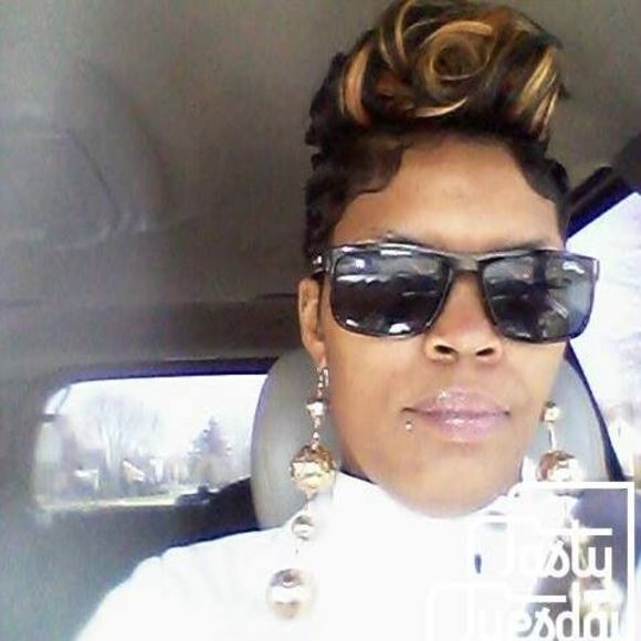 Meet your Posher, Neshia nesh