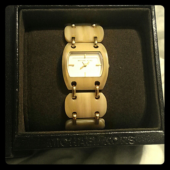 Mk watch