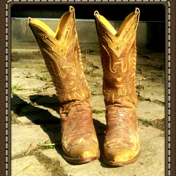 Corral boots