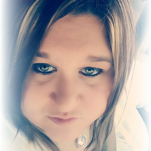 Meet your Posher, Angie