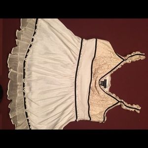 Cute Lacey flowing tank