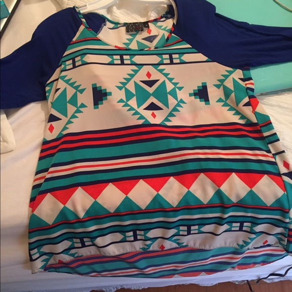 Tshirt Blouse Aztec quarter sleeve top.
