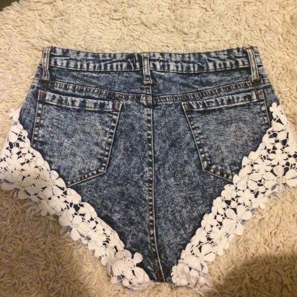 Shorts - Picture 2 of 3