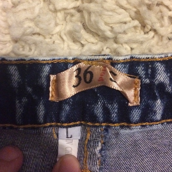 Shorts - Picture 3 of 3