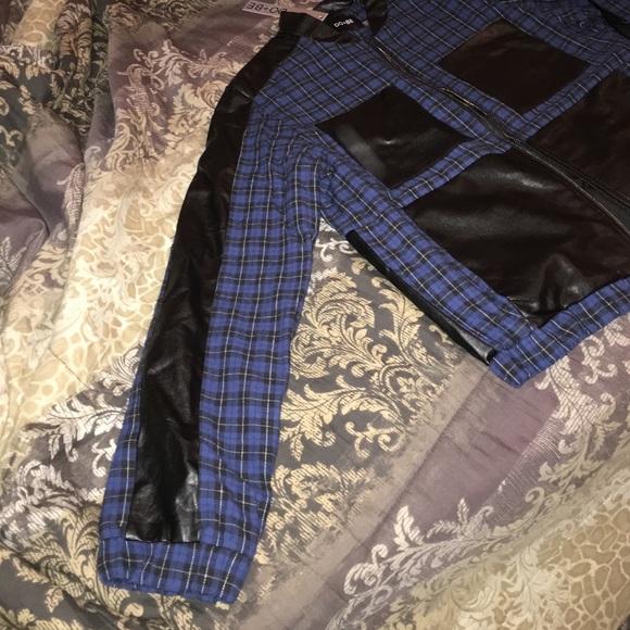 NEW BLUE AND BLACK JACKET - Picture 3 of 4