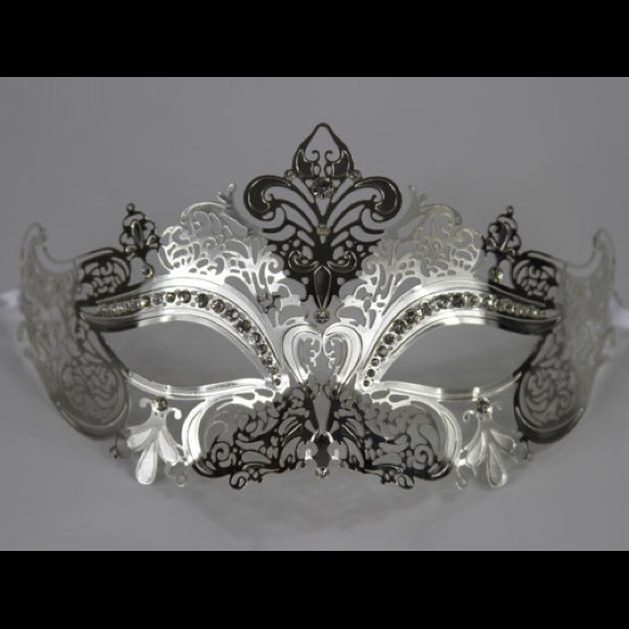Silver Masquerade Mask Laser Cut with Rhinestones - Picture 3 of 3