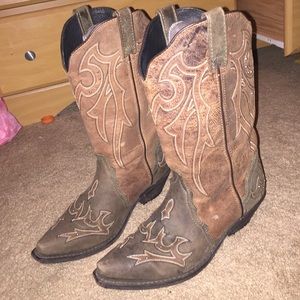 COWGIRL BOOTS