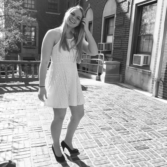 Meet your Posher, Alexis