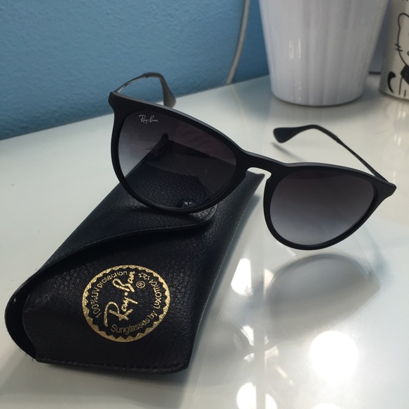 Slightly used ray ban - come with case / tag - Picture 2 of 4