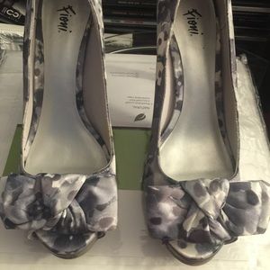 Spring closet cleaning and have to many shoes!!