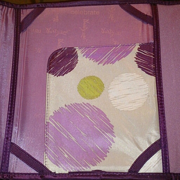 Thirty one tablet and notepad holder - Picture 3 of 4
