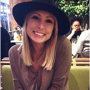 Meet your Posher, Claire