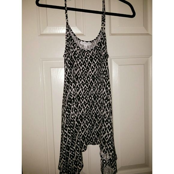 Black/white tank top
