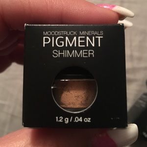 Younique Moodstruck Minerals Pigment in GORGEOUS