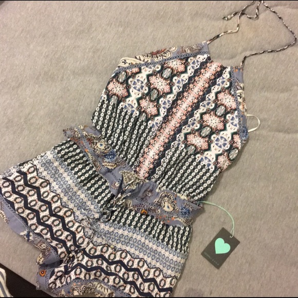 🛍TRADED Kendall & Kylie Halter Romper