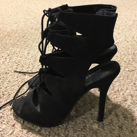 Heels - Picture 2 of 2