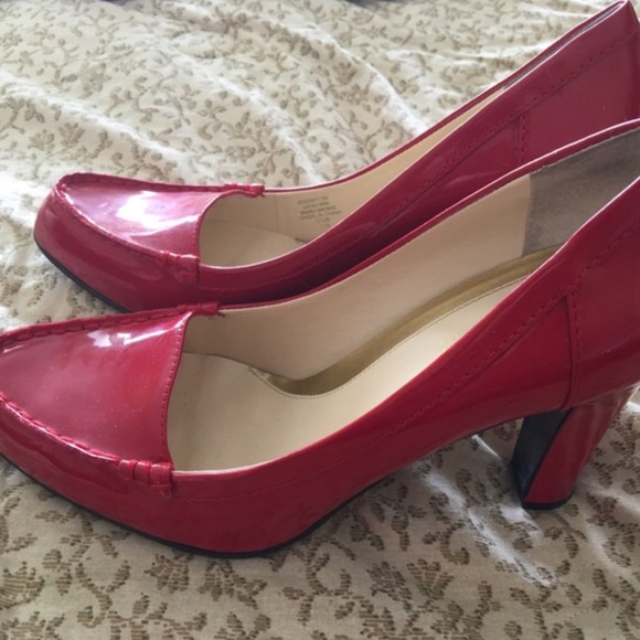 Ralph Lauren size 7.5 red pumps