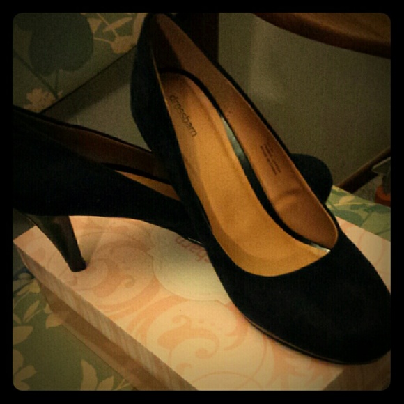 New navy suede heels