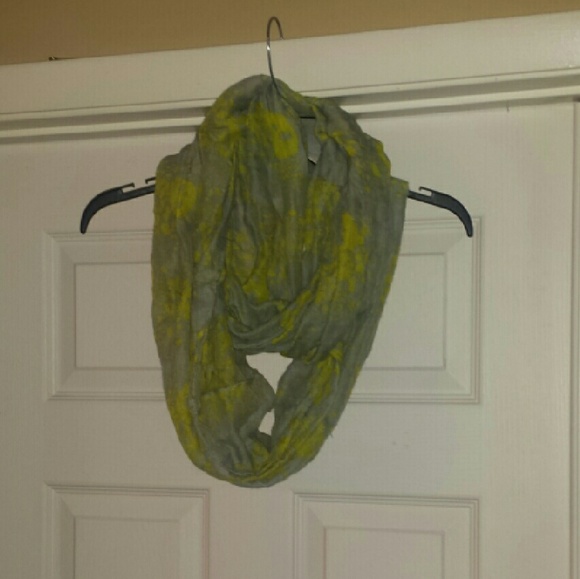 Patterned infinity scarf