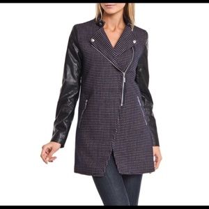 Mini cross detail coat