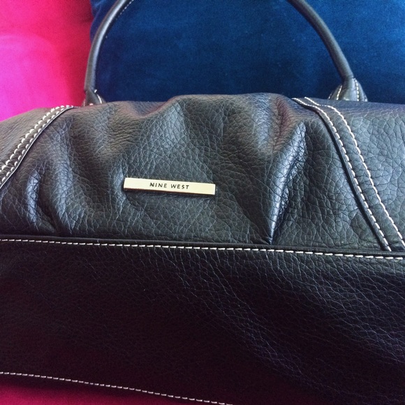 ✨SOLD✨ NINE WEST Vegan Leather Black Satchel Bag - Picture 2 of 4