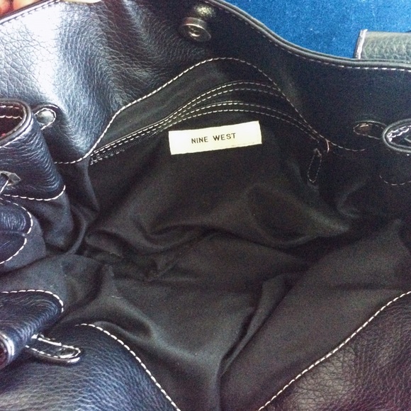 ✨SOLD✨ NINE WEST Vegan Leather Black Satchel Bag - Picture 3 of 4