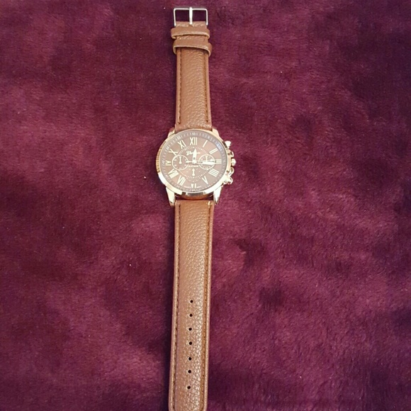 Watch - Picture 3 of 3
