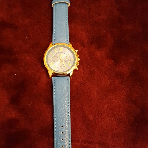 Watch - Picture 3 of 3