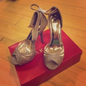 Bakers - Steffani pumps in Champagne
