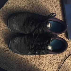 Boys Nike Free Runs 5.0