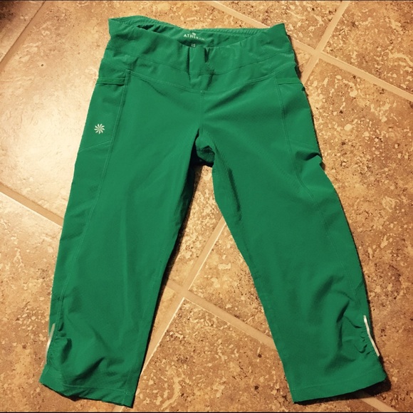Athleta Kelly green Capri leggings