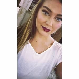 Meet your Posher, Corinne