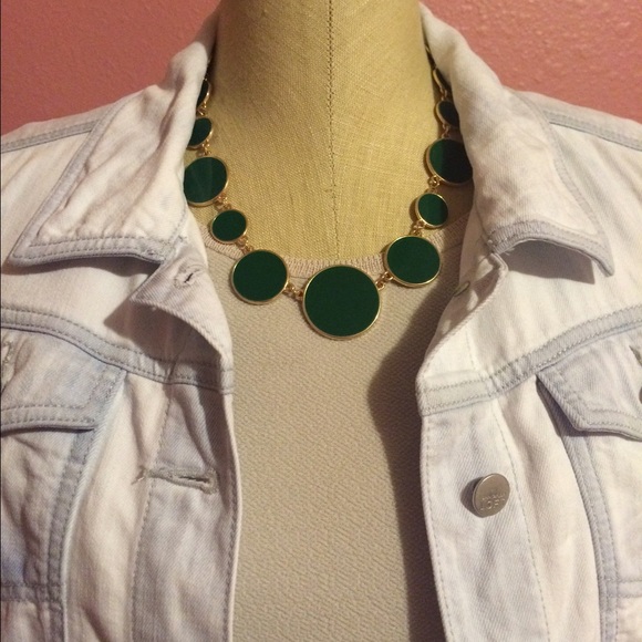 Super fun and retro forest green necklace!!