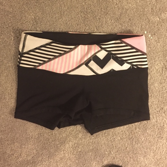 lululemon boogie shorts
