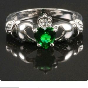 Meet your Posher, Geneieve