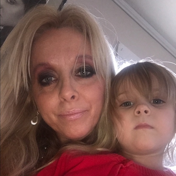 Meet your Posher, Michelle - Picture 3 of 8